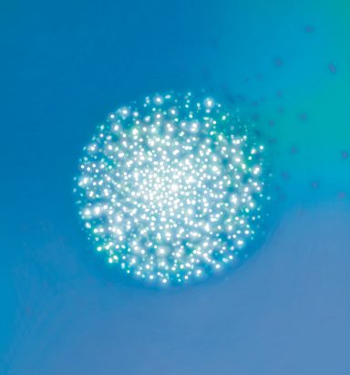 Esfera luminosa brillante sobre un fondo azul claro.